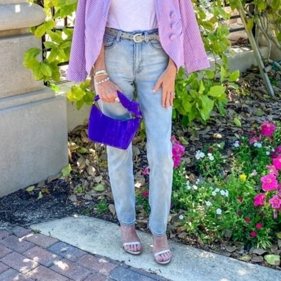 CAbi Higher Straight Leg Jeans #5883 - Size 4 - Picture 13 of 13